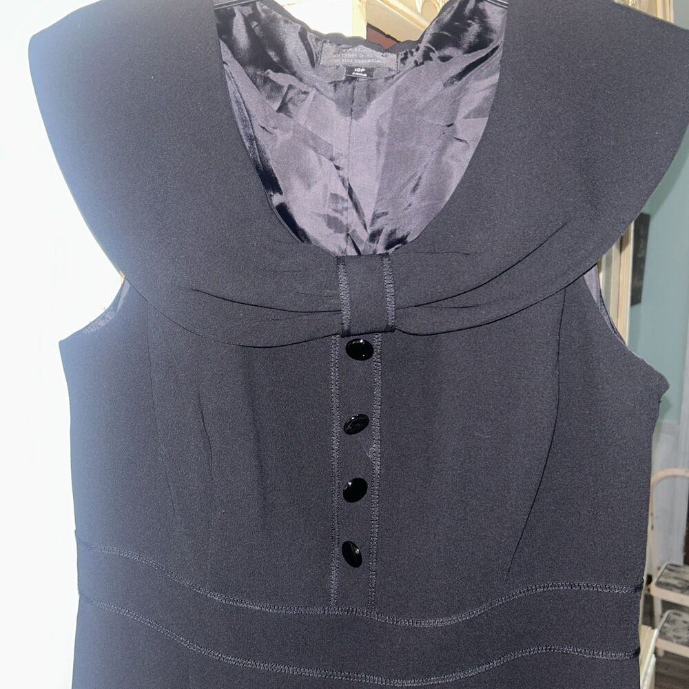C17 Tahari Arthur S Levine Black Sleeveless Dress Button Accents Size 10P NWOT
